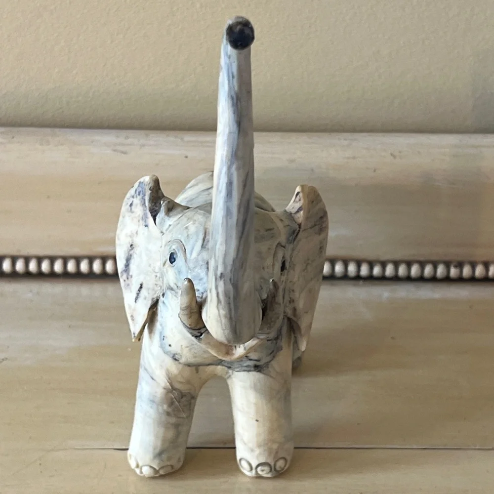 Set of 2 Clay elephants